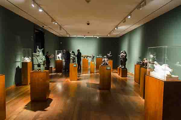 32 - Colombia - Bogota - museo Botero - interior sala